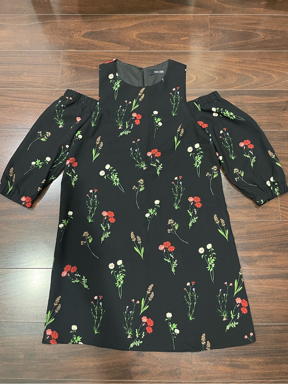 Do-Be Cold-Shoulder Dress - Picture 4 of 12